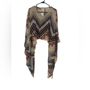 Live 4 Truth Geometric Patterned Top